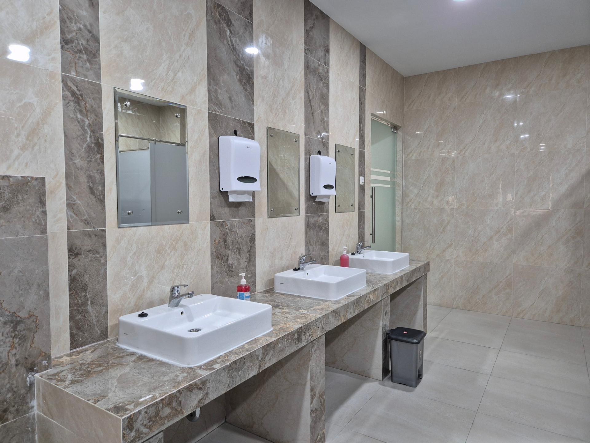 Commercial Plumbing Leak Repair Solutions